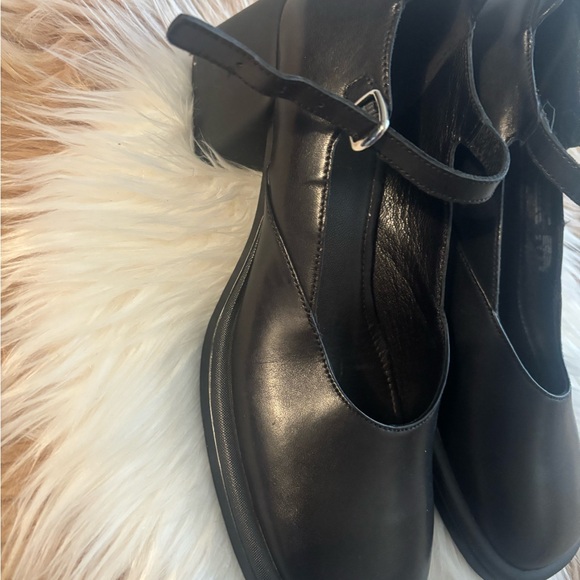 Vagabond Black Women's Ansie Mary Jane Pump. - Picture 4 of 9